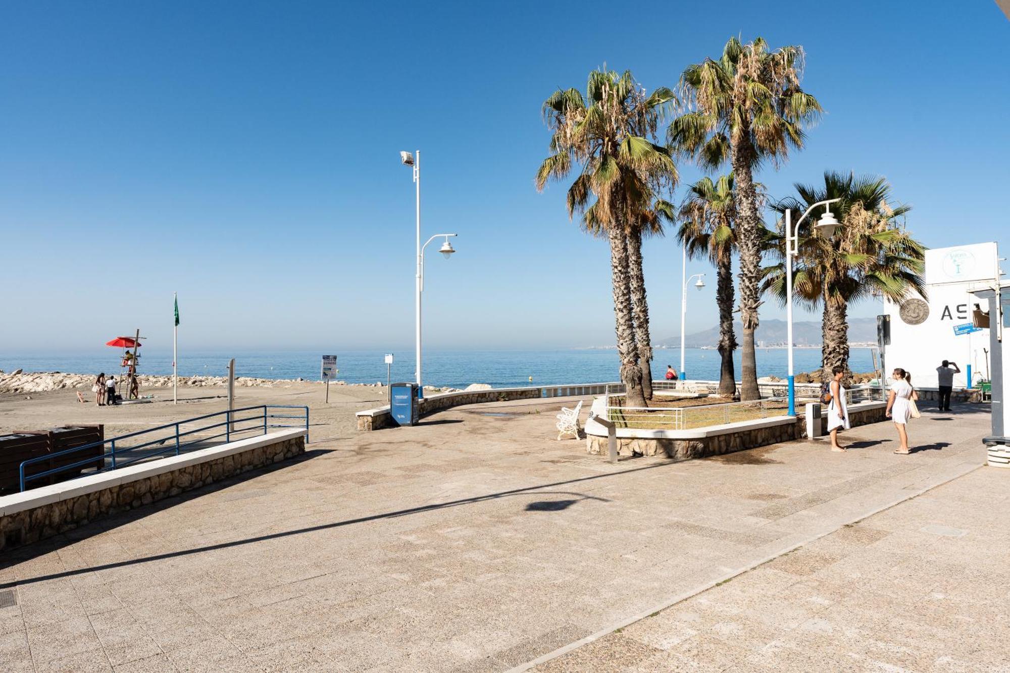 Апартаменти A La Orilla Del Mar, Pedregalejo Рінкон-де-ла-Вікторія Екстер'єр фото